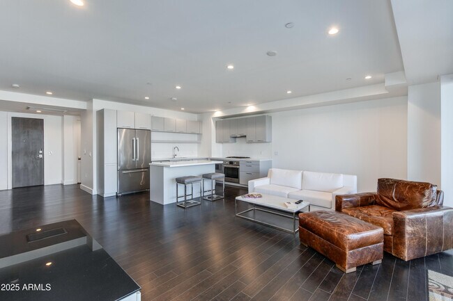 Building Photo - 4422 N 75th St