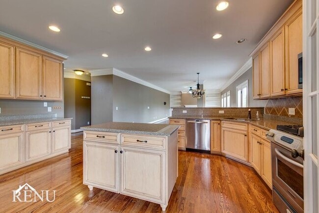 Building Photo - 1338 Sweetwater Dr