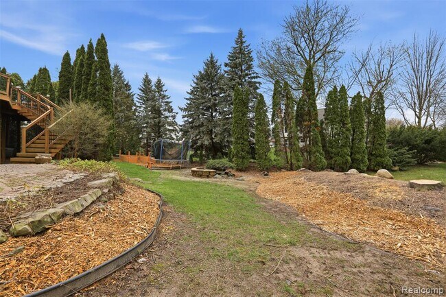 Building Photo - 3932 Fieldview Rd