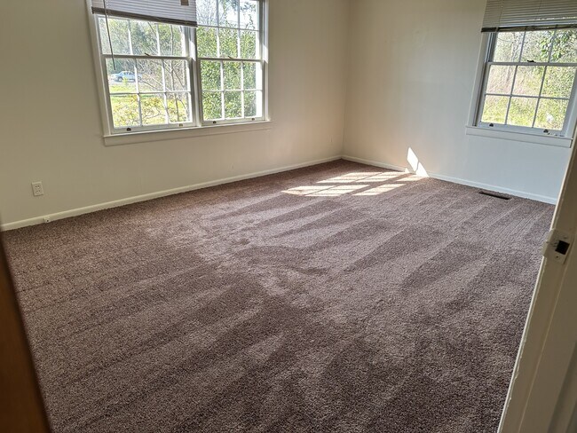 Building Photo - 1305 N Eufaula Ave