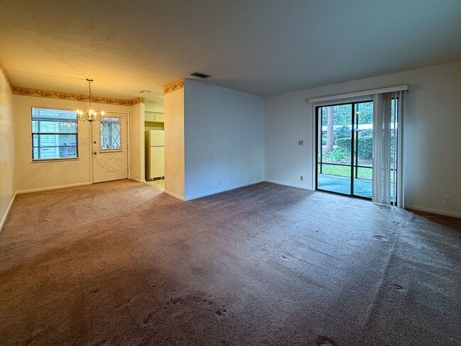 Building Photo - 2/2 Home in Turkey Creek Forest - Availabl...