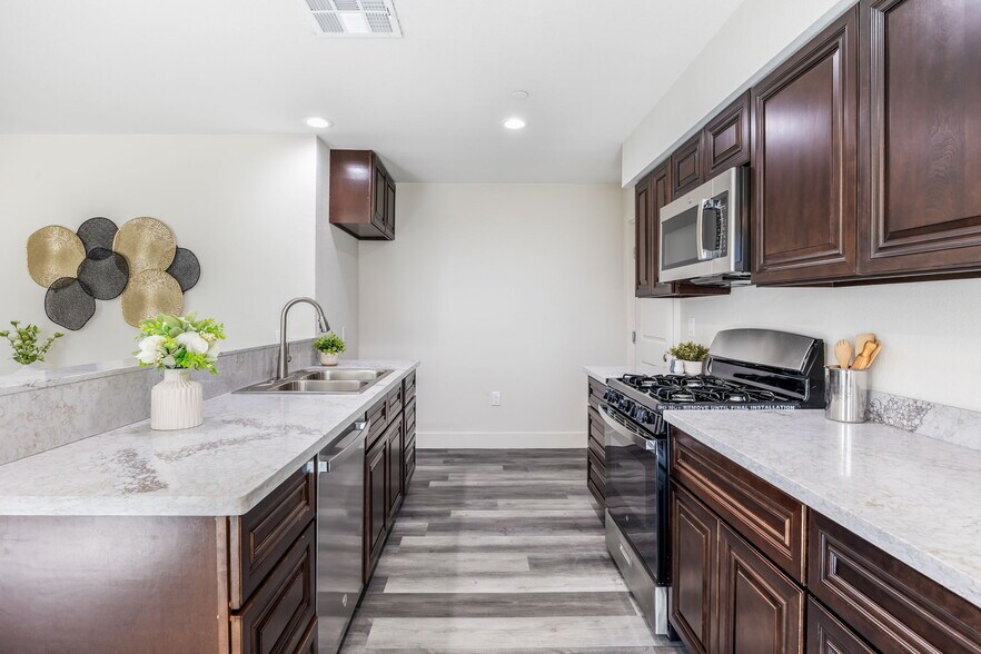 Building Photo - 2409 Cava Ct