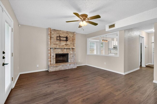 Building Photo - 4026 Northwood Dr