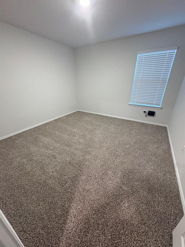 Building Photo - 668 Wyatt Wy