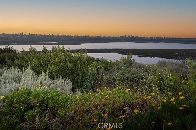 Building Photo - 2165 Vista Entrada Vis