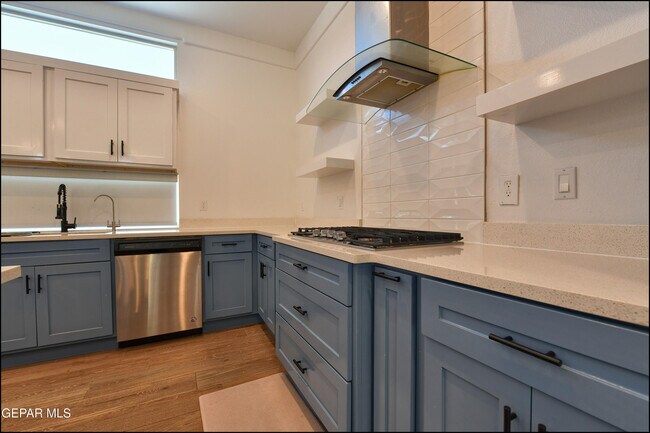 Building Photo - 218 Rutland Pl