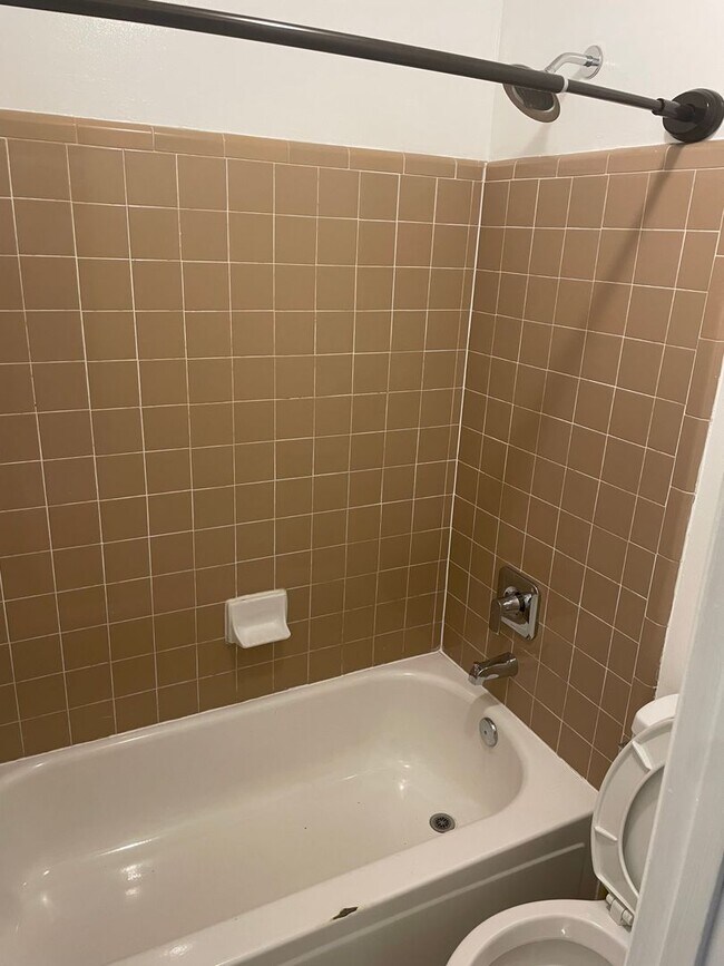 Building Photo - BEAUTIFUL 2/2 CONDO FOR RENT NEAR FSU AND CAPITOL