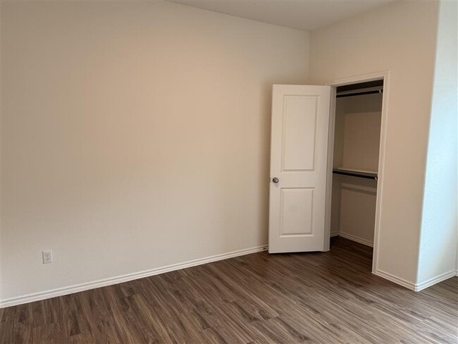 Building Photo - 560 Big Rocky Bend