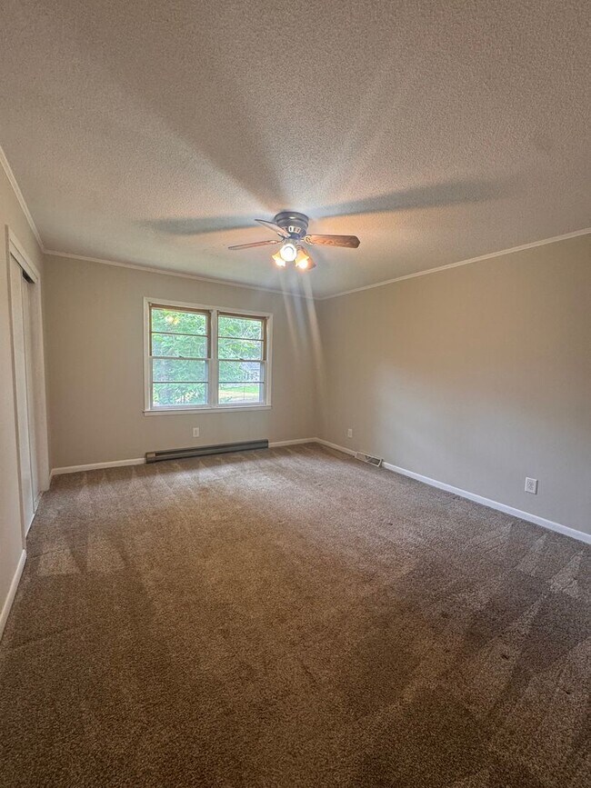 Building Photo - Spacious Brick Ranch on 3 Private Acres in Commerce