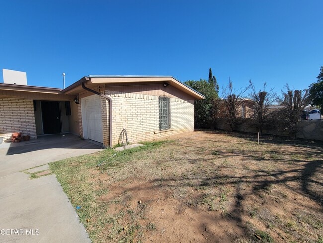 Building Photo - 10416 Lambda Dr