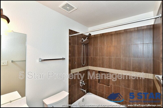 Building Photo - 5005 Moon Ranch Ln