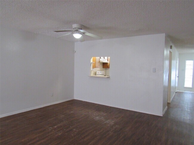 Building Photo - 15543 Weldon Dr