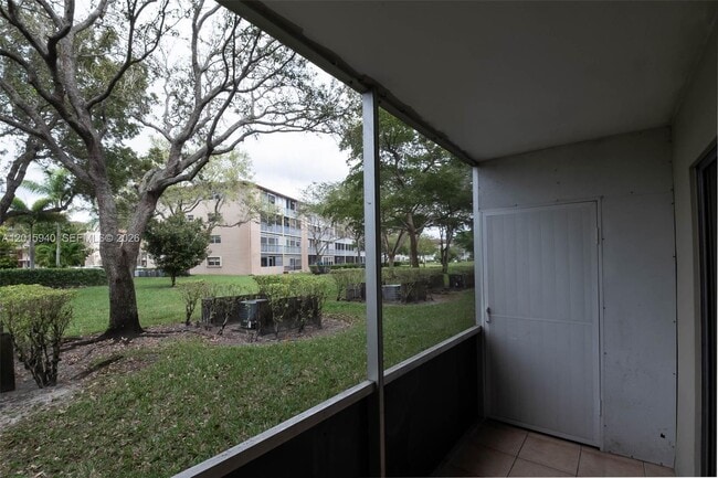 Building Photo - 13355 SW 9th Ct