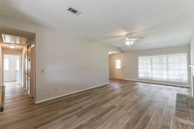 Building Photo - 9622 Oldenburg Ln