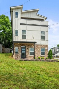 Building Photo - Charlotte Park Home