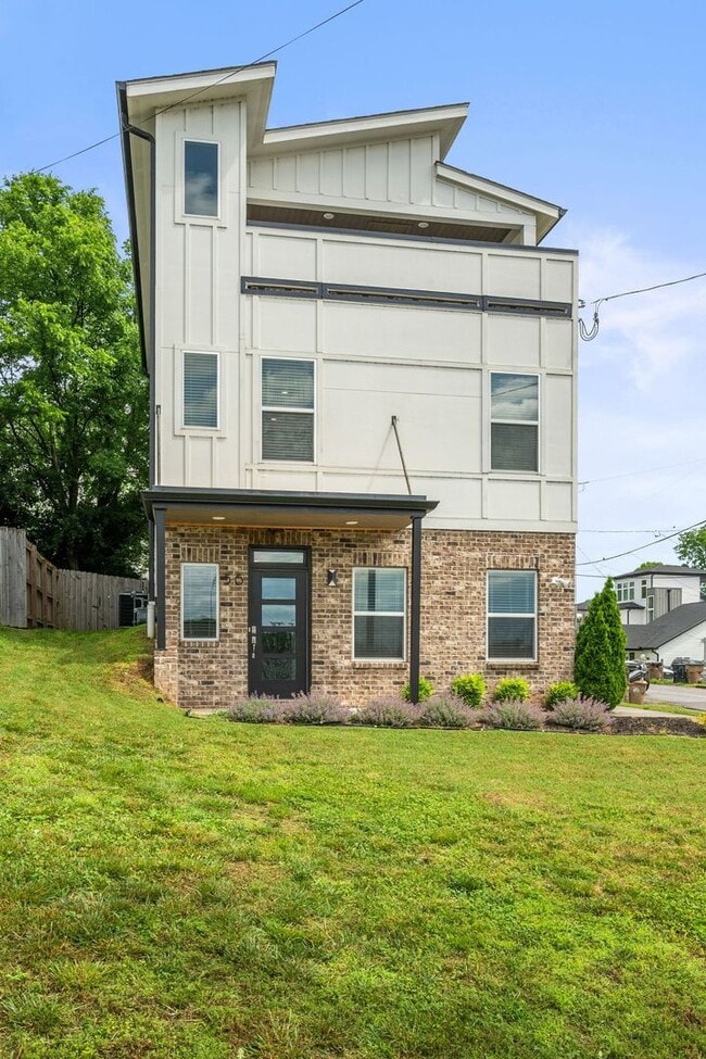 Primary Photo - Charlotte Park Home