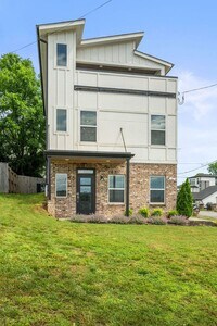 Building Photo - Charlotte Park Home