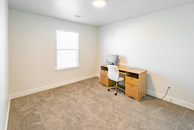 Building Photo - 4881 Heartwood Rd
