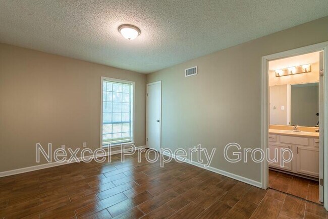 Building Photo - 4262 Sunnyslope Dr