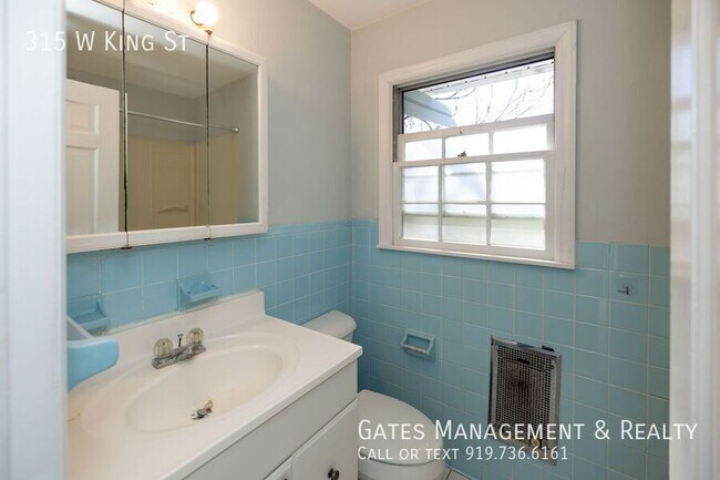 Building Photo - 315 W King St