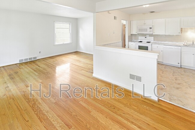 Building Photo - 160 St Benedict Ln