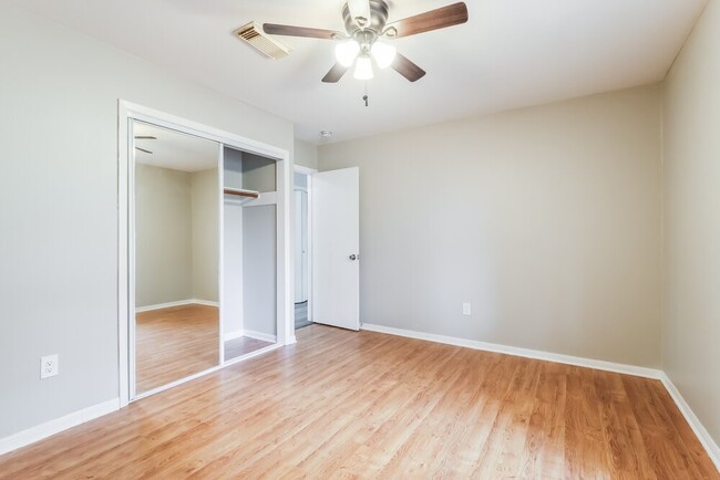 Building Photo - 200 Montrose Cir