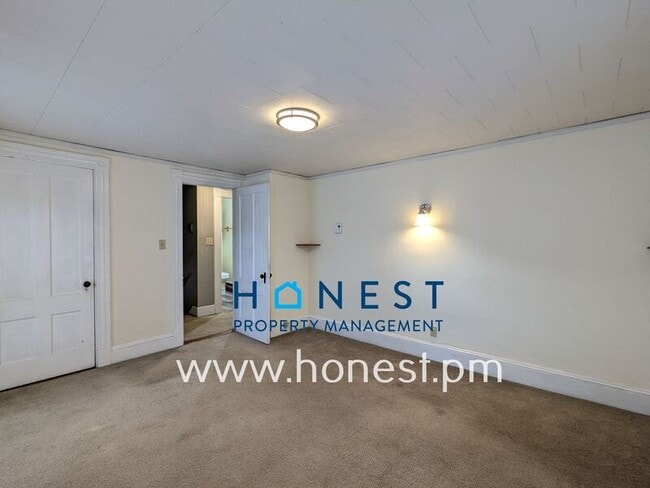 Building Photo - 3 Deeb St