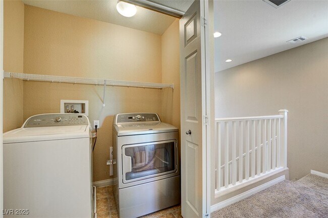 Building Photo - 10984 Sardinia Sands Dr