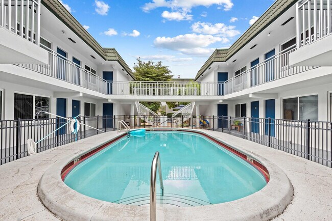 Building Photo - 1000 SE 15th St