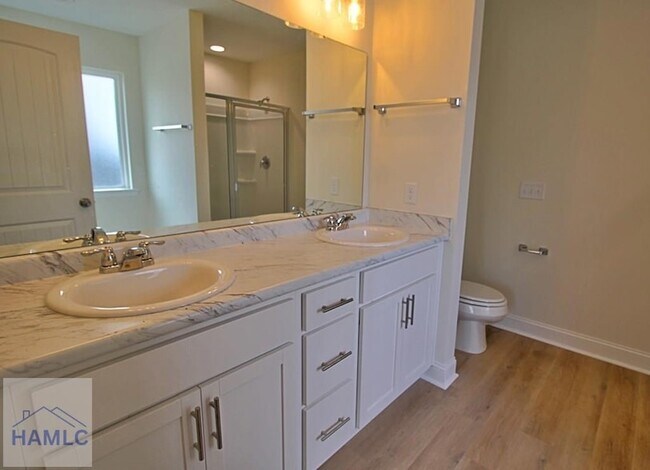 Building Photo - 149 W Franklin St