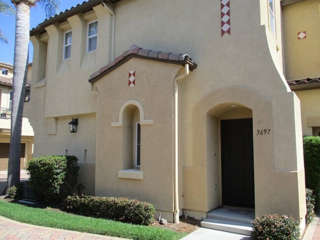 Building Photo - Calvera HIlls 2 bedroom 2 bath plus den To...