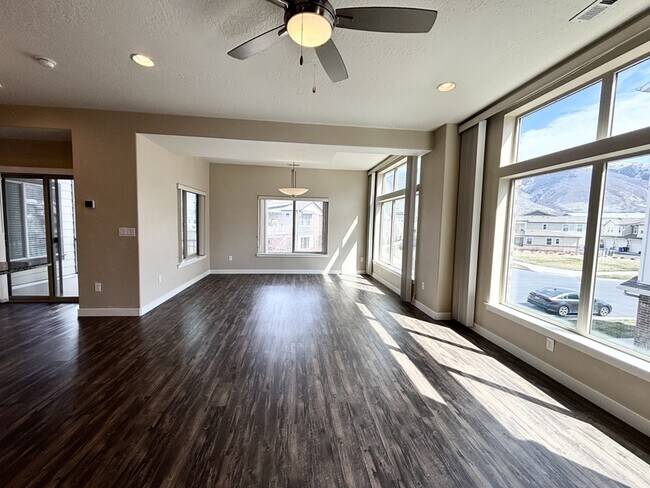 Building Photo - 65 N Rio Grand Ave