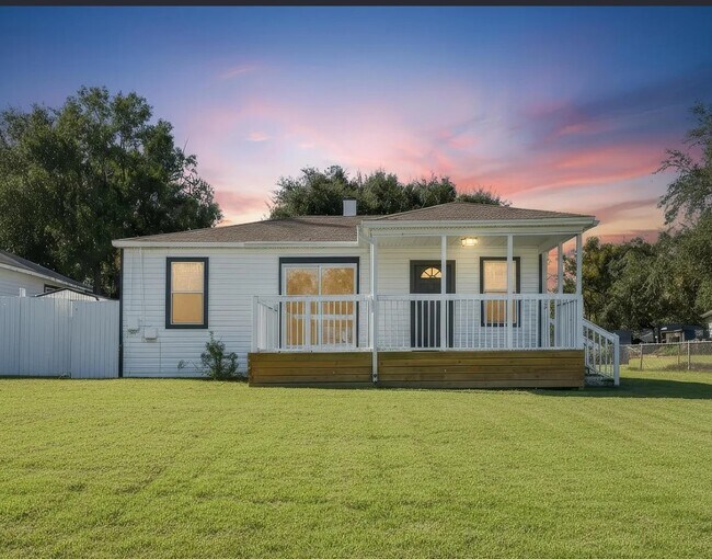 Building Photo - 5202 Birkenhead Rd