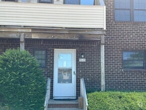 Building Photo - 2803 Kent Pl