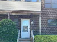 Building Photo - 2803 Kent Pl