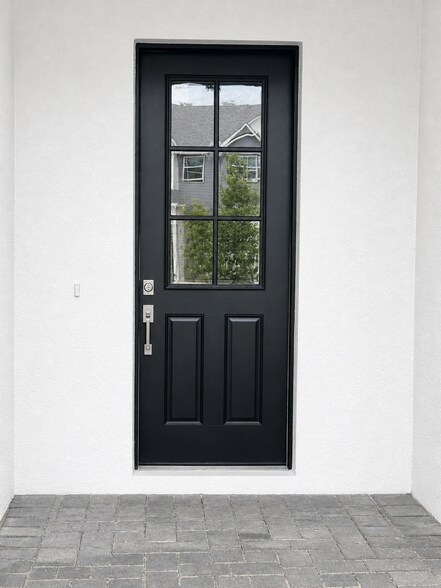 Entrance - 1404 Brookdale Ct