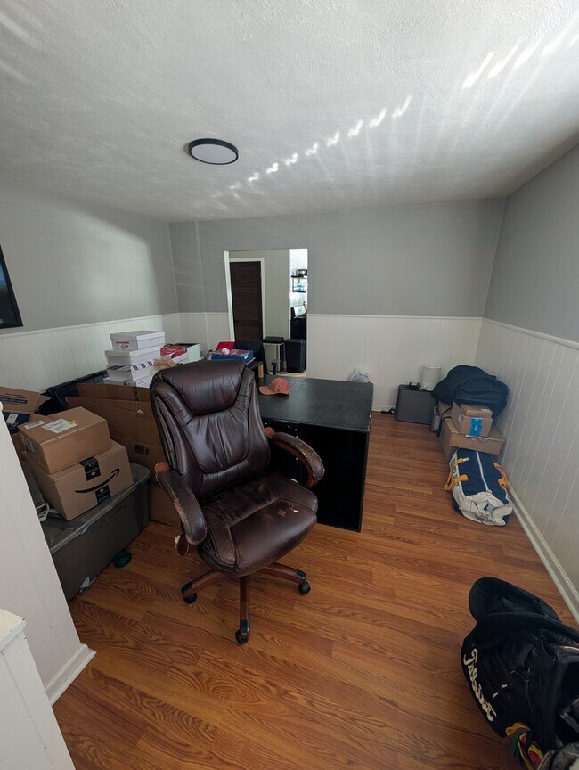 Building Photo - 7921 Kammerer Ave