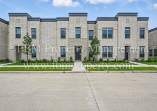 Building Photo - 2093 Luna Dr