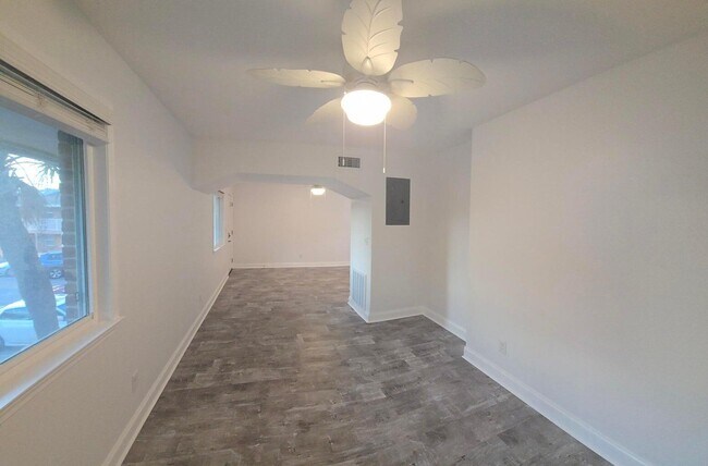 Building Photo - 315 Bream Ave