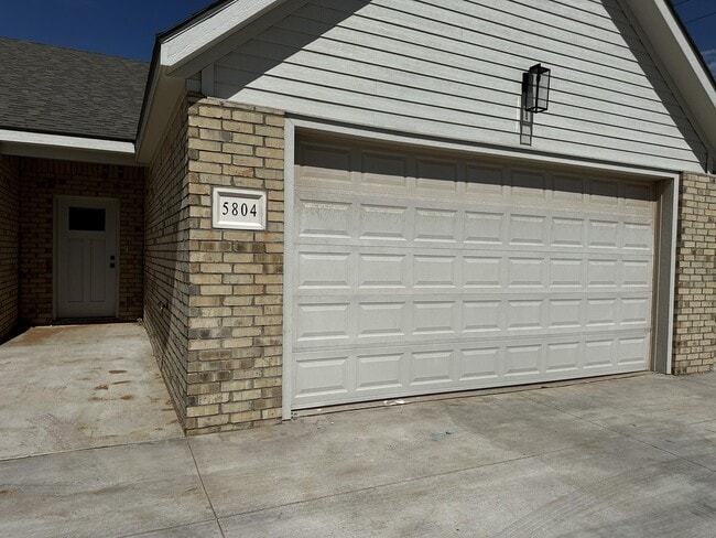 Primary Photo - 5809 Urbana Pl
