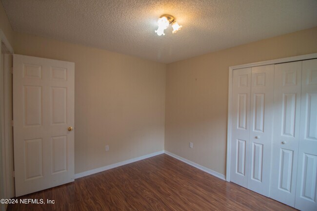 Building Photo - 2675 Lantana Lakes Dr E