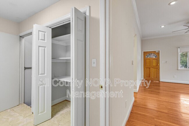 Building Photo - 7412 Marc Dr