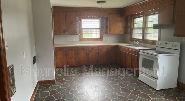 Building Photo - 1935 Raleigh Rd