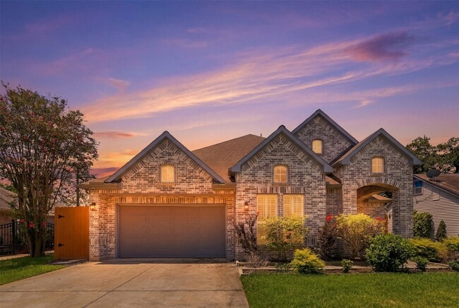 Building Photo - 1303 Gardenia Dr