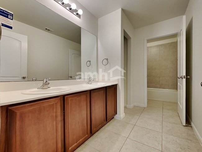 Building Photo - 9210 Bald Cypress St