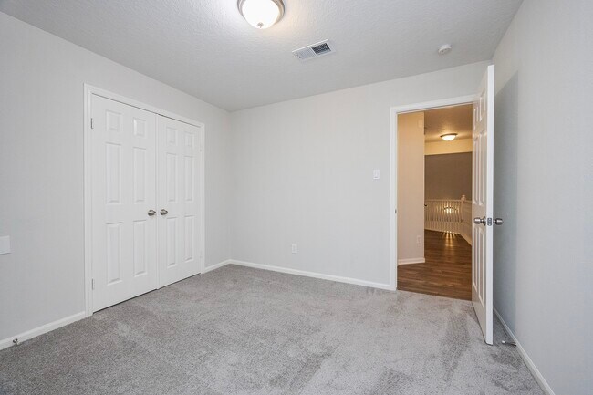 Building Photo - 86 W Stony Bridge Cir