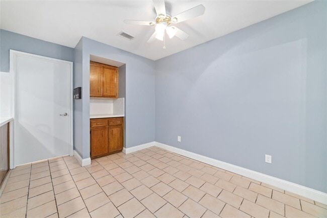 Building Photo - 214 Brocket Pl