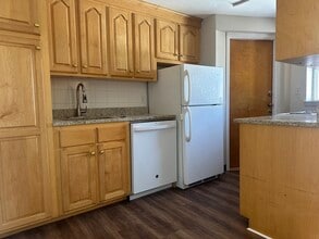 Building Photo - 77 Wyman St