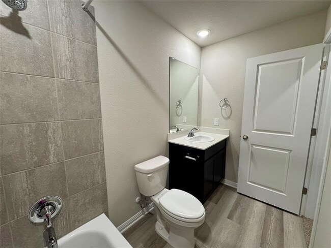 Building Photo - 1850 Settlers Glen Dr