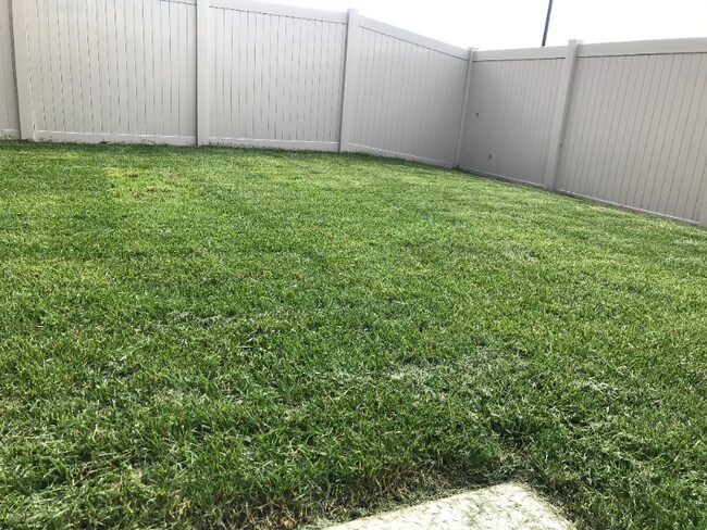 Building Photo - 141 N Legacy Flts Rd